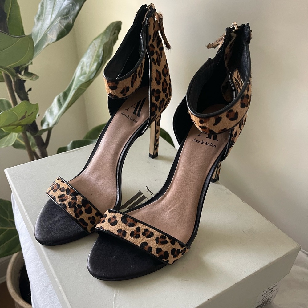 Leaopard strap sandals